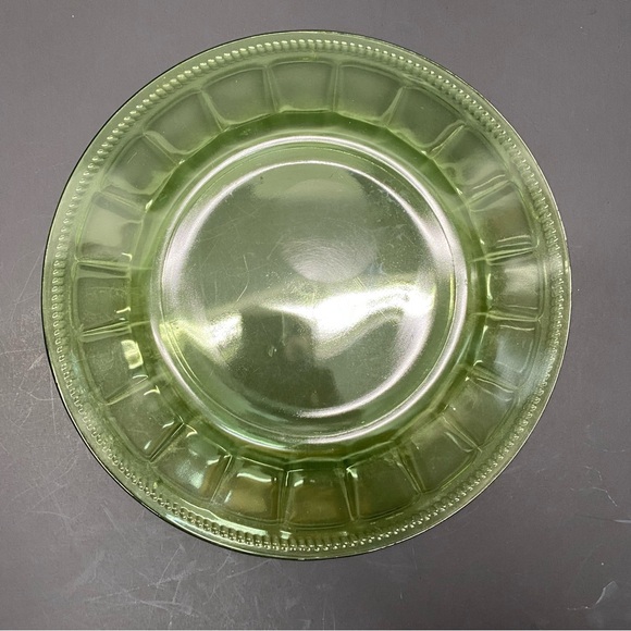 Green Depression Uranium Glass Plate Anchor Hocking Block Pattern 8 inch Plate - Picture 7 of 12